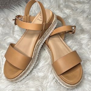 **BARELY WORN ** • a new day strappy sandals •